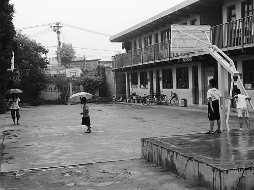 崔永元等上书教育部农民工子弟小学还是留不住?