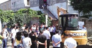 明星打工子弟学校或被关闭村委挖断管道强行断水