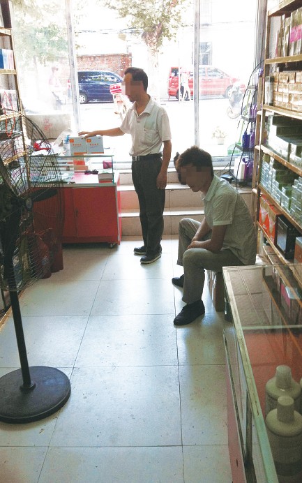 商家嫌店太小挖学校楼房“墙脚”扩容积(图)