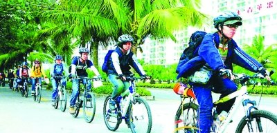 大三男生休学骑车游全国历练获老师父母力挺