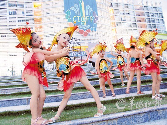 深圳试点幼儿园收费改革明年普惠园比例超50%