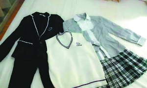 重庆一中学校服尽显英伦风网友戏称拍偶像剧