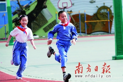 网友质疑中小学体育简单功利化放弃许多传统项目