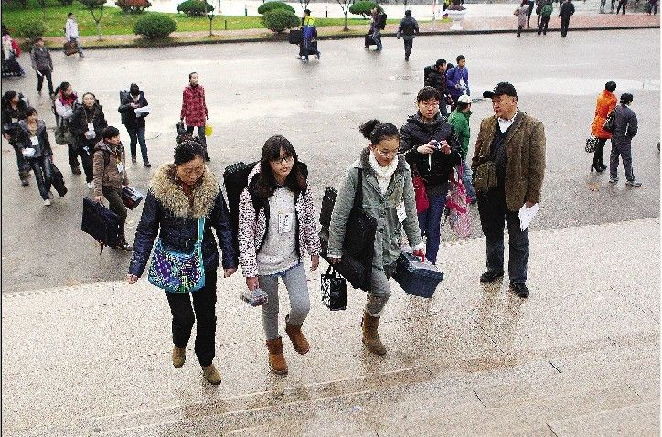 江苏5万人参加美术统考花费高家长叹艺考不易