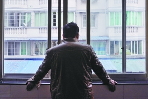 学生称遭老师打数个耳光家长索赔称少于30万别谈