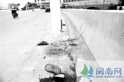 高中生骑电动车开学第一天撞护栏1死1重伤(图)