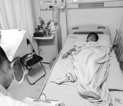 ����һСѧ��ѧ������̤�¹���4ѧ�����ˣ�ͼ��