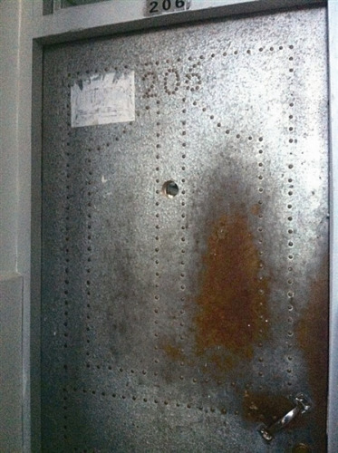 温州一中学寝室门上开“窥洞”称为学生好(图)