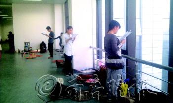 临沂大学图书馆全国首设朗读专区(图)