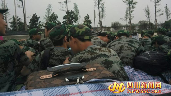 �ɶ�һ��У�ٽ���ĩ��֯��ѵ���μӽ���������ͼ��