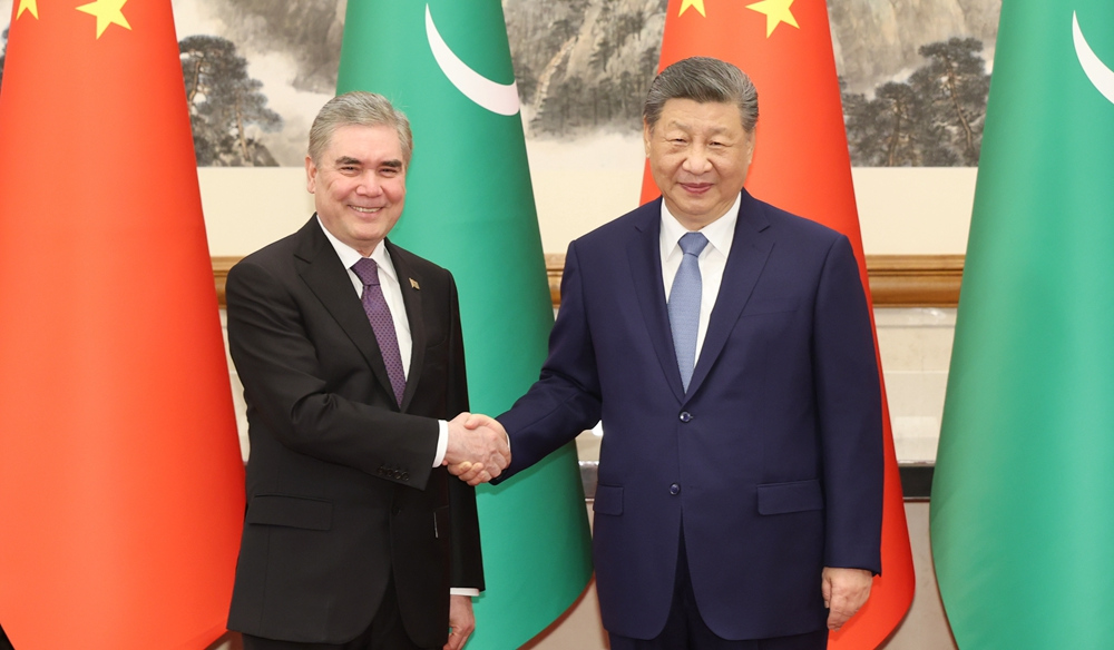 习近平会见土库曼斯坦民族领袖、人民委员会主席别尔德穆哈梅多夫