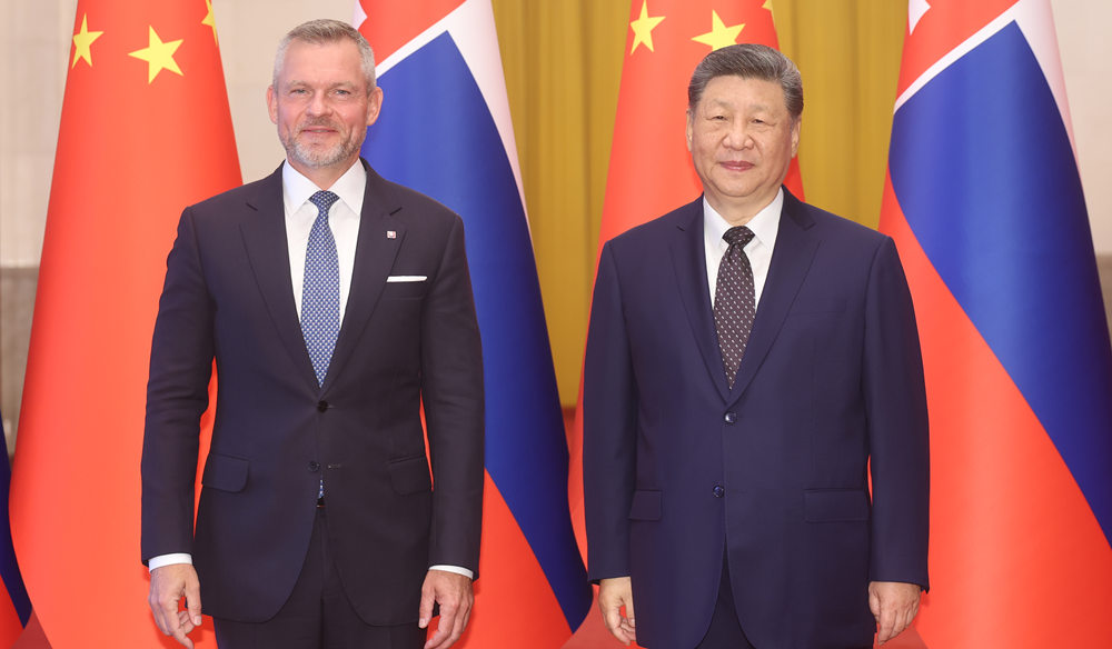 习近平同斯洛伐克总统佩列格里尼会谈