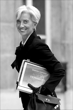 IMF��ȷȫ��������������׼6�µ������ѡ��3��