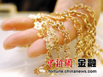 外媒观察中国第25周:金价下跌投资者心态冷静