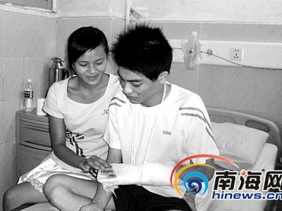 ����ǿ��Ů�����鸾��ܻӵ������������ֽͼ��