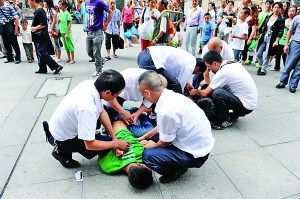 ��Ǯ���յ�ģ�ء���̽����������ƭǧ����Ů��