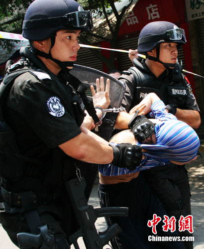 ������Ա�ֵ������񾯽ٳ�Ů�������ɹ��������
