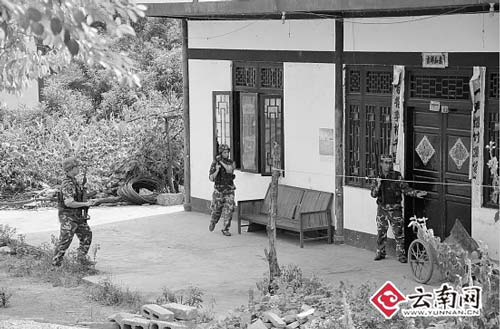 云南毒贩开枪袭警强行冲关两地民警围捕（图）