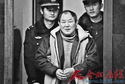 男子杀人分尸被判死刑 宣判前一直在微笑(图)
