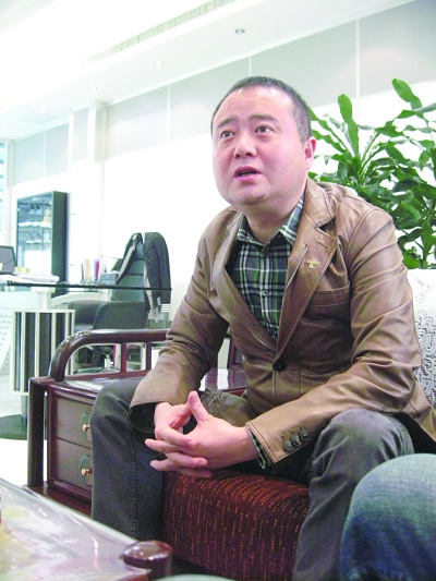 天价豪车被撞坏事件:劳斯莱斯牌照撞车后才补办