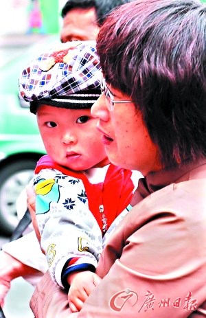男子因妻子岳母不愿带小孩将两人杀死