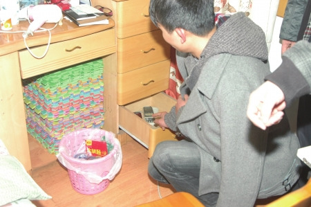 ���ӽ�ǰŮ������������ƭ�����8��Ԫ��ͼ��