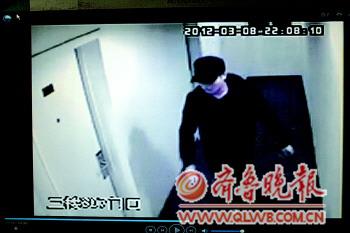 男子宾馆开房与同乡组团连续抢劫专抢同性恋