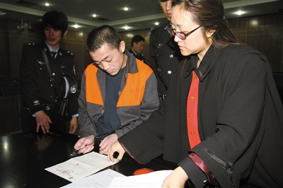 ����7000Ԫ��Ů����6�����ڷ��������������