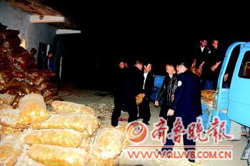山东枣庄取缔翻新土豆作坊现场未发现化学物品