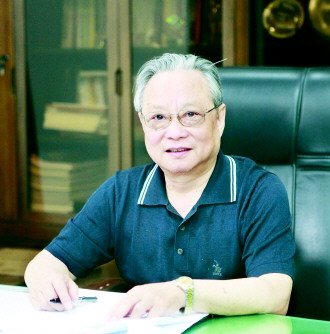 陈冀平:搞社会管理创新要在法治轨道下依法进行