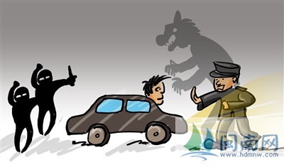 5名劫匪假扮警察抢劫豪车车主近15万元(图)