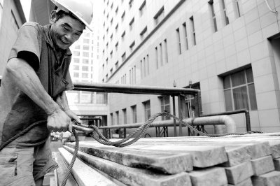 农民工多数未领到高温津贴不较真因维权成本高