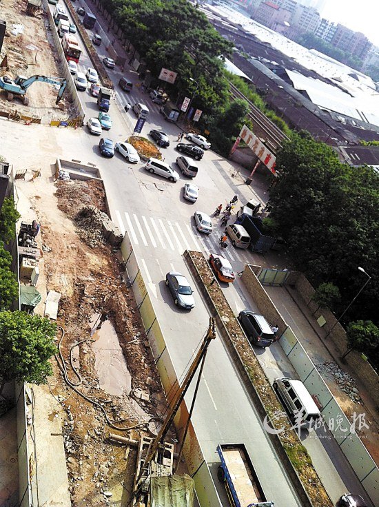 广州一高架桥环评过期十年才开工近百业主投诉