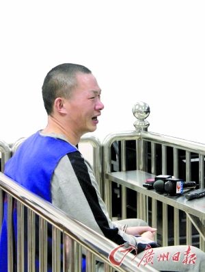 “狼爸”棍棒教育虐打4岁女儿致死获刑10年(图)
