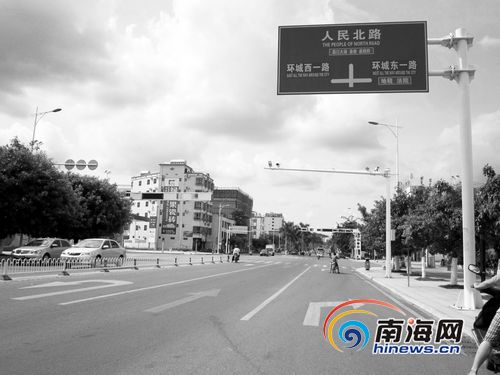 小汽车撞倒摩托致1死1伤警方拒透露肇事者身份