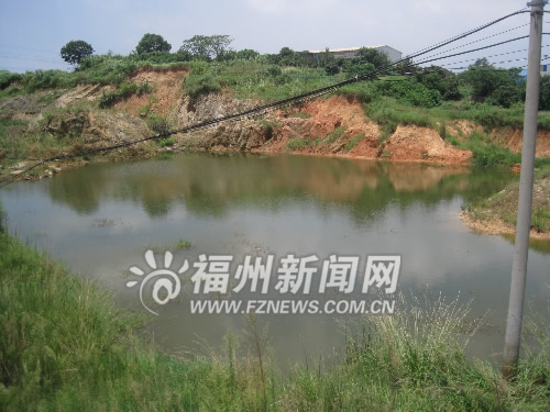 福州一荒地水塘溺死11岁男童村民称系施工形成