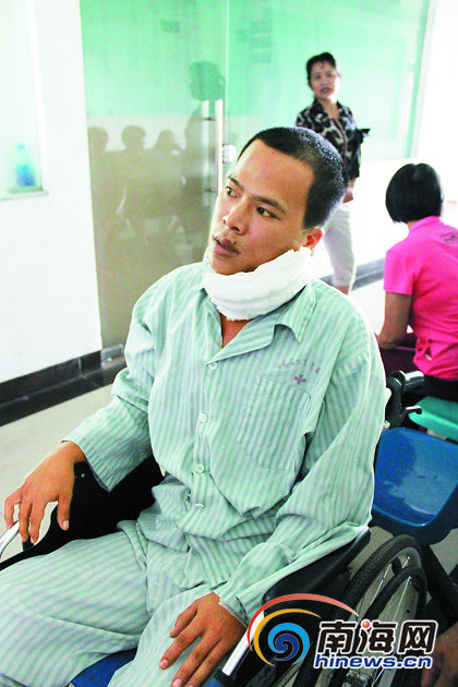 两伙人为一泡尿大打出手一人惨被割喉(图)