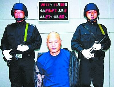 男子扮和尚杀死2姐妹躲藏寺庙再杀13岁女孩