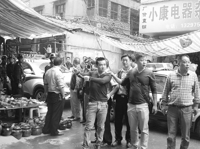 男子为凑钱帮女友打胎抢劫杀人勾结狱友抢金店