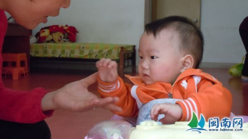 Ů���������ݹ������ﾯ��̽Ѱ���¾ȳ���Ӥ