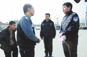 “破案王”志愿照顾老人感动在逃者自首退款