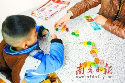 广州一教师虐童被判6年半律师呼吁设“虐童罪”