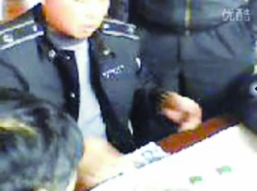 曝南京城管协管员穿制服赌博已在接受内部调查