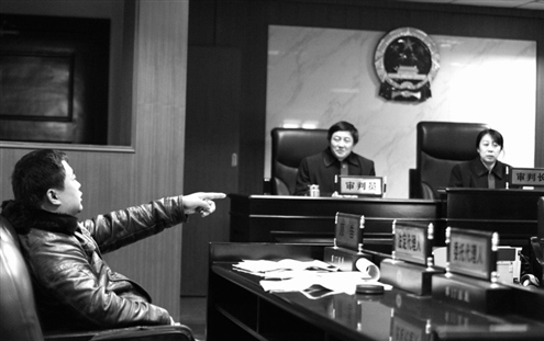 济南一车主不满处罚将执法交警告上法庭(图)