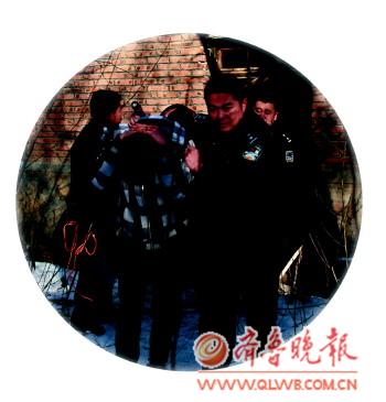 买车遭拒18岁女大学生绑架继母生意合伙人(图)