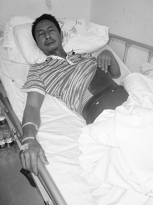 三亚一派出所长被曝打断果农2根肋骨拒绝受访