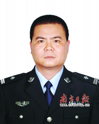 民警连续工作殉职最后20天破30案(图)