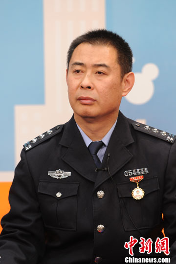 民警揭秘火车站内不法行为提醒聊天勿谈个人信息