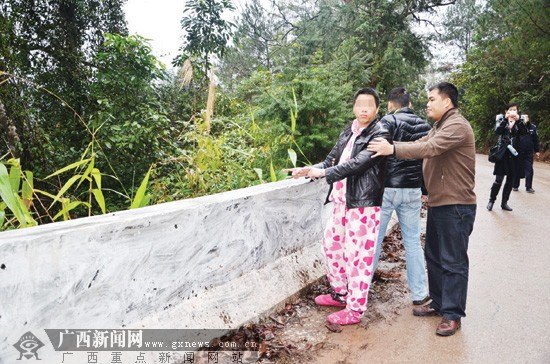 老板搞婚外情遭逼婚索要钱财怒杀情人后抛尸(图)