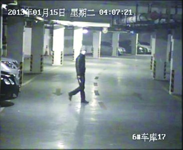 男子一夜连砸3车偷走和田玉曾是私家侦探(图)
